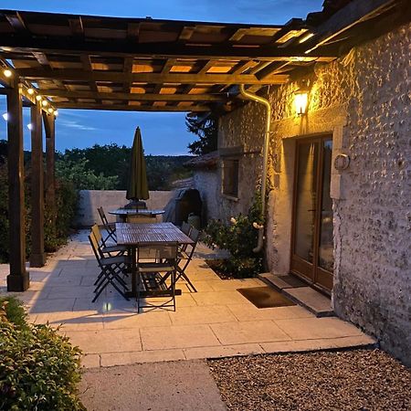 Chez Sarrazin Brossac Exterior foto