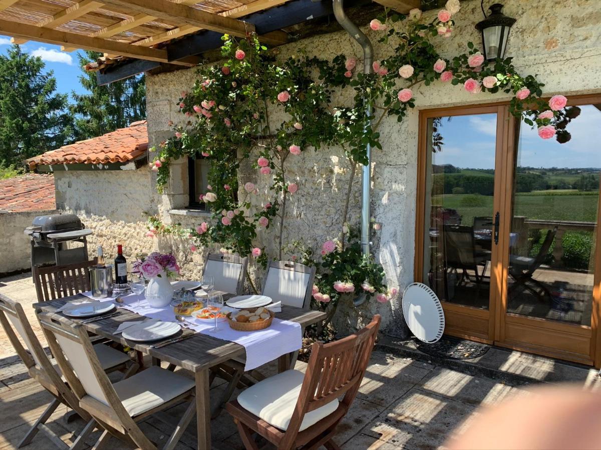 Chez Sarrazin Brossac Exterior foto