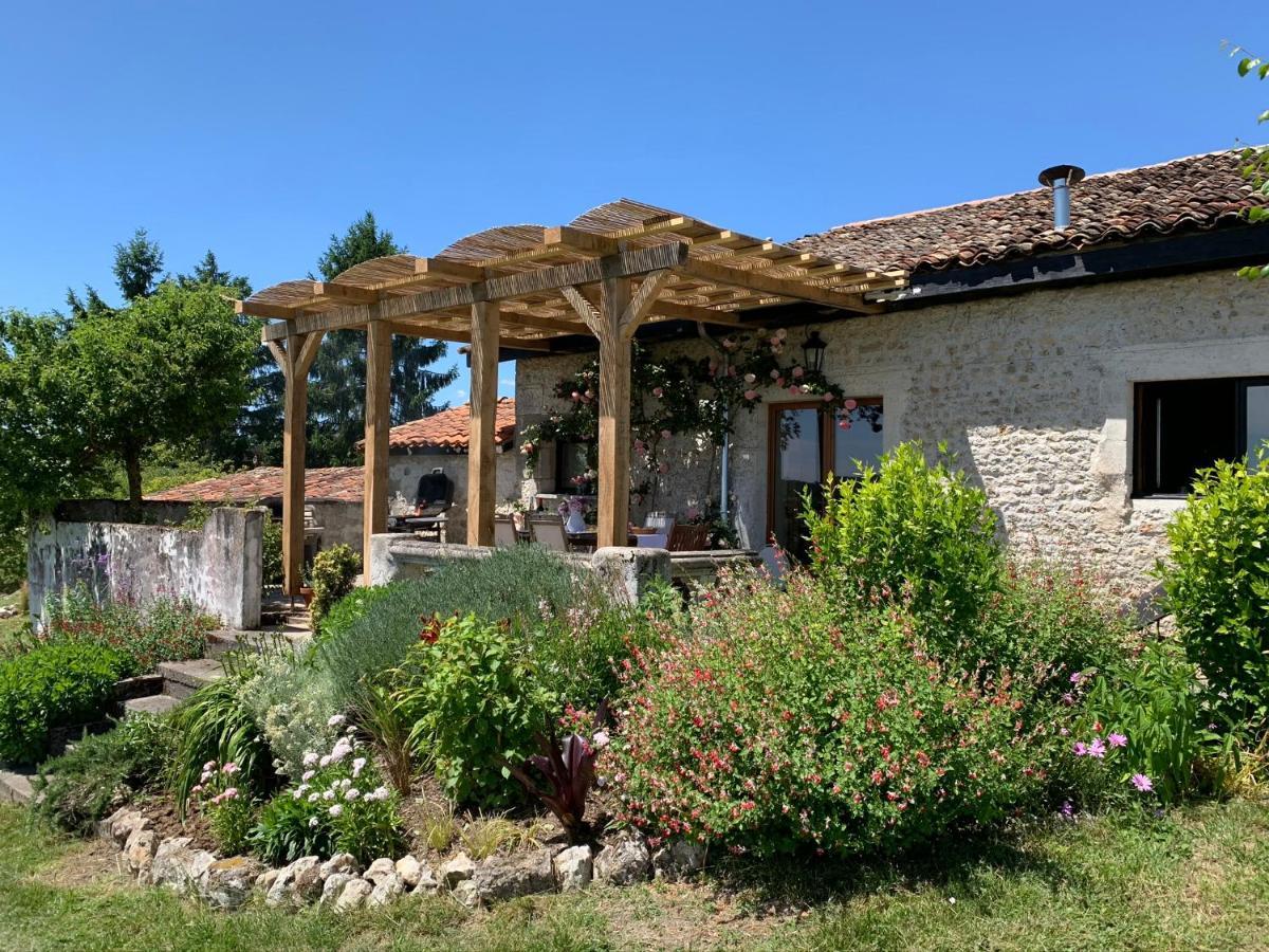 Chez Sarrazin Brossac Exterior foto