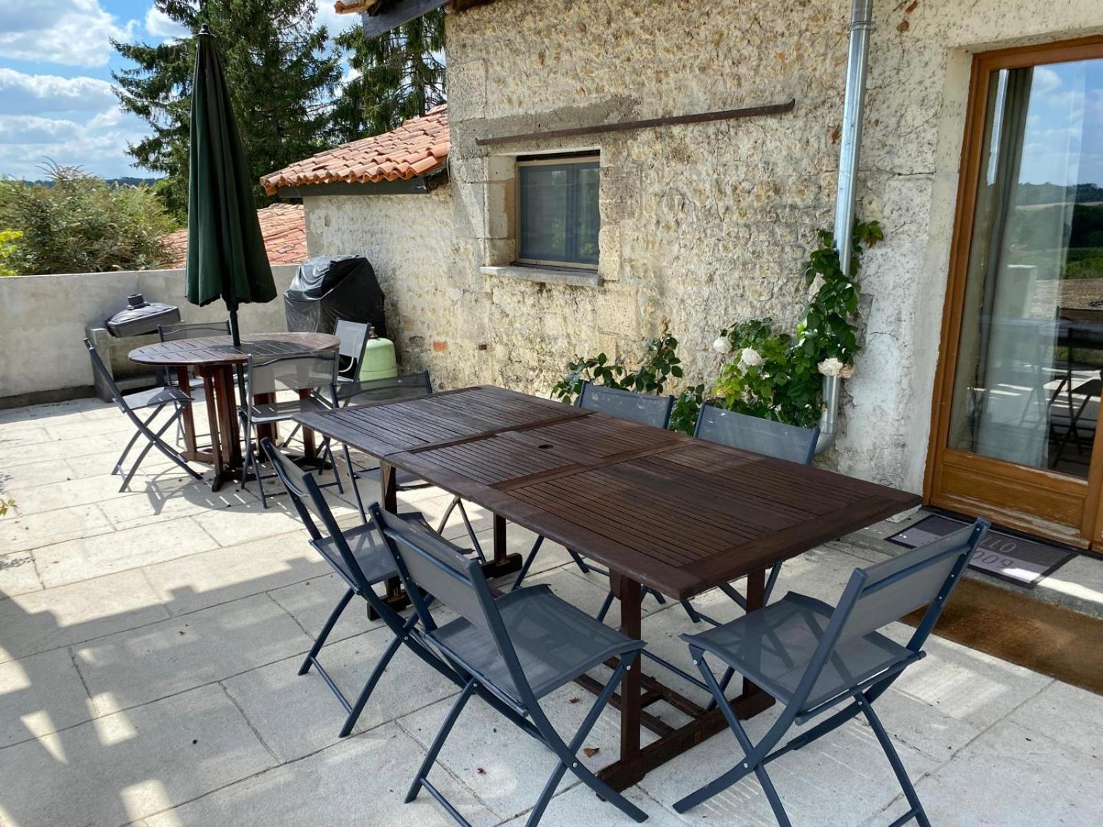 Chez Sarrazin Brossac Exterior foto