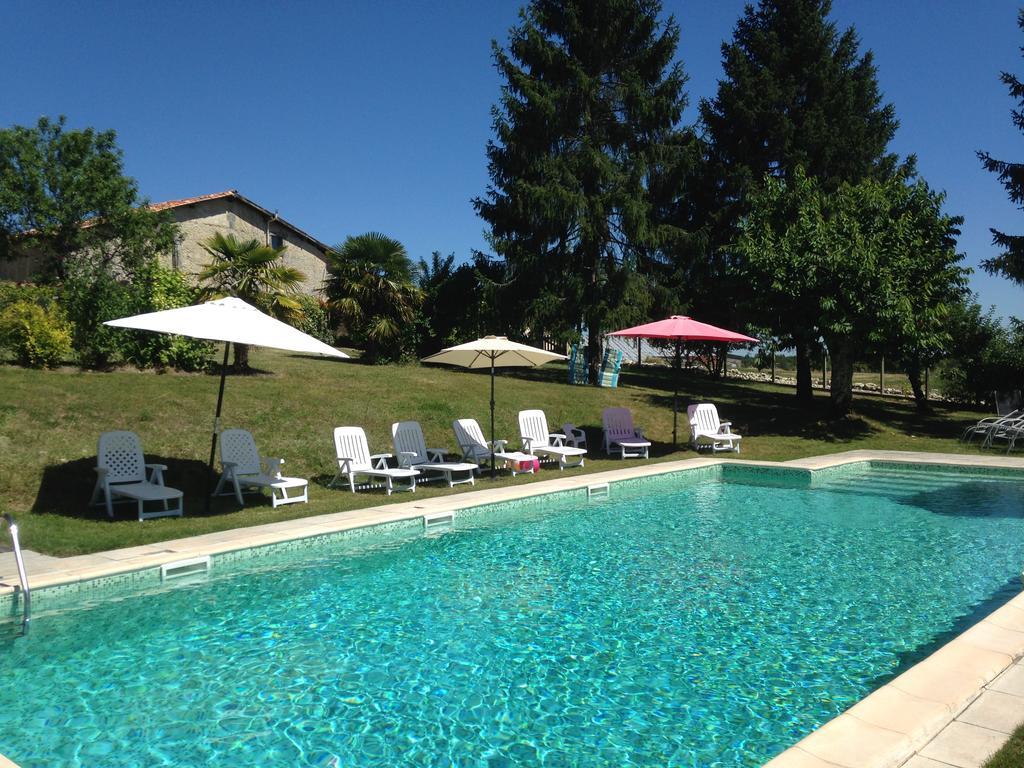 Chez Sarrazin Brossac Exterior foto