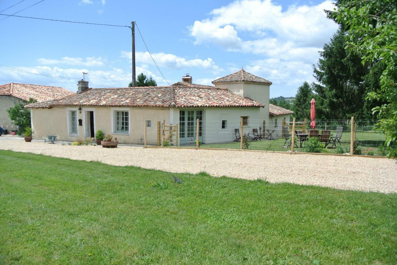 Chez Sarrazin Brossac Exterior foto